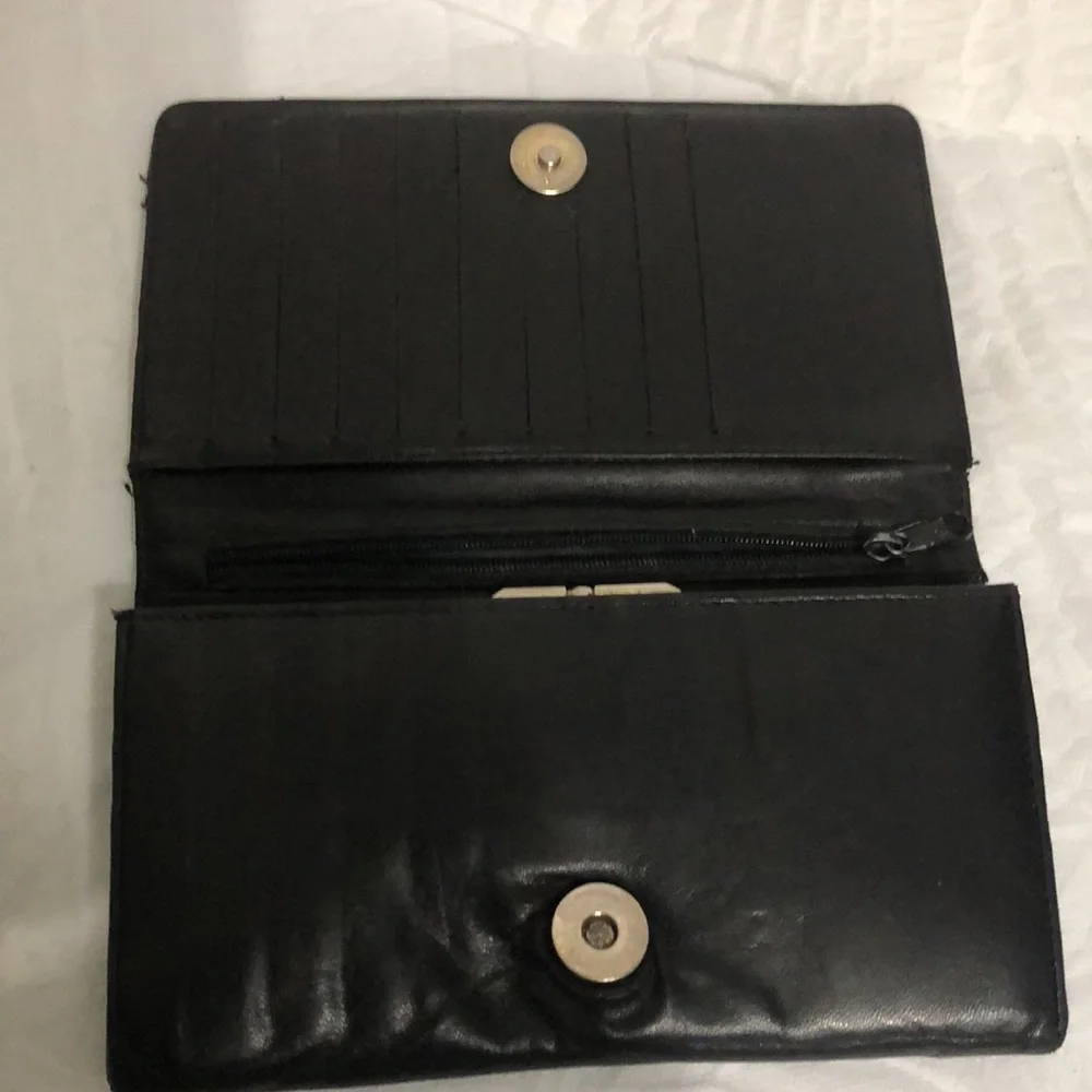 CHANEL Vintage ( Rehab) Quilted Leather Kiss Lock Wallet - Picture 6 of 12